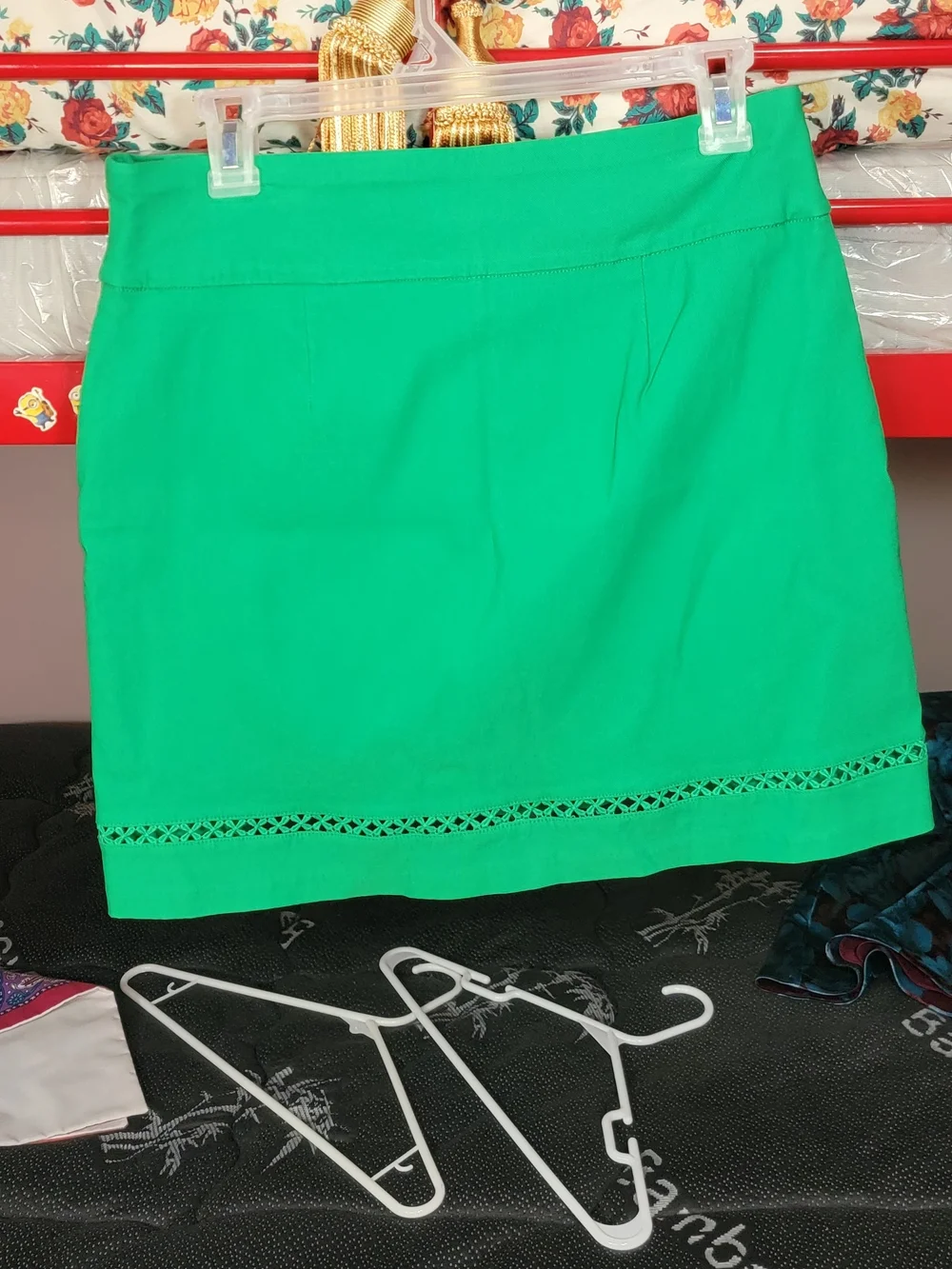 crown & ivy Bright Green Eyelet Hem Mini Skort - Picture 2 of 7